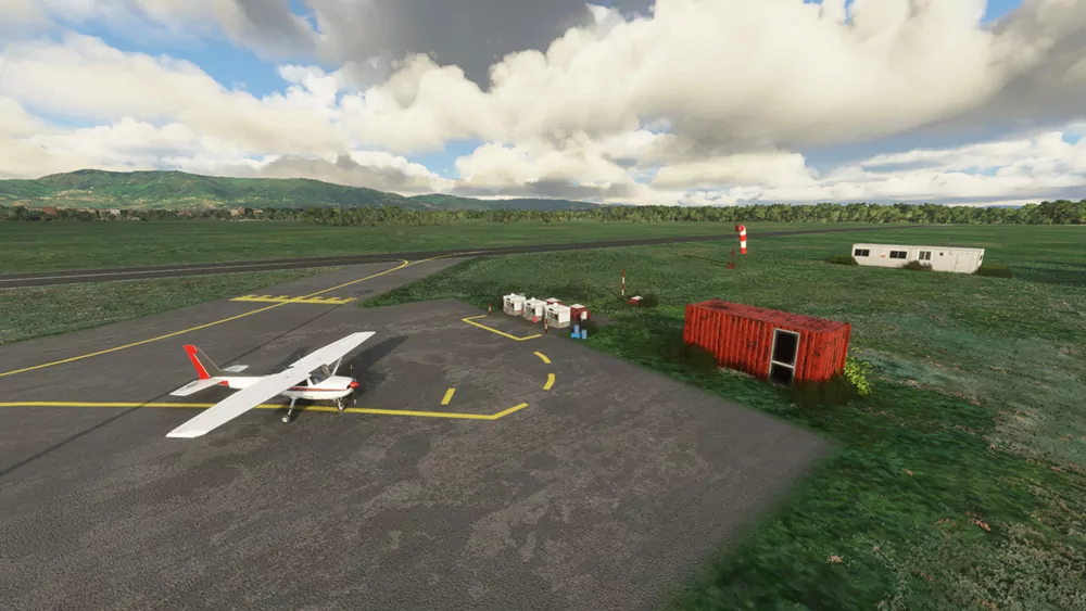 Аэропорт LIQL ( Лукка, Италия )