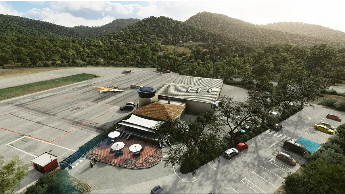 Аэропорт LFTZ ( Ла Моль, Франция )