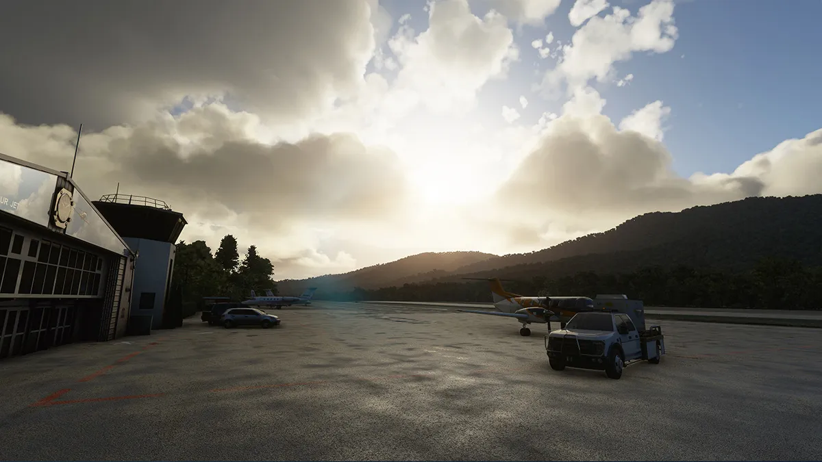 Аэропорт LFTZ ( Ла Моль, Франция )