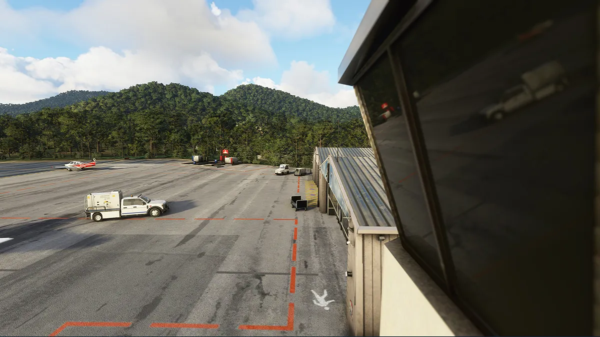 Аэропорт LFTZ ( Ла Моль, Франция )