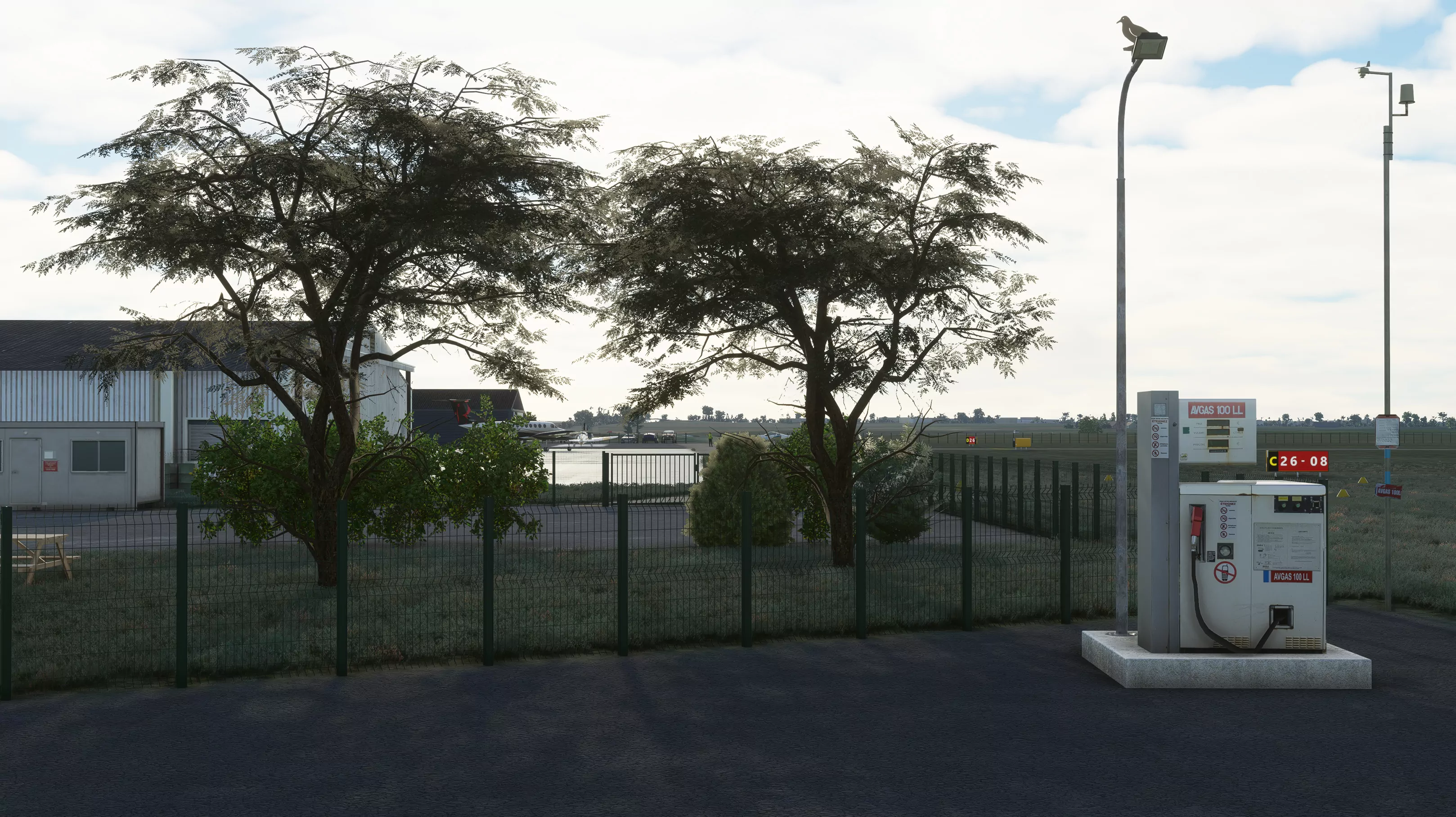 Аэропорт LFFK ( Фонтене-ле-Конт, Франция )