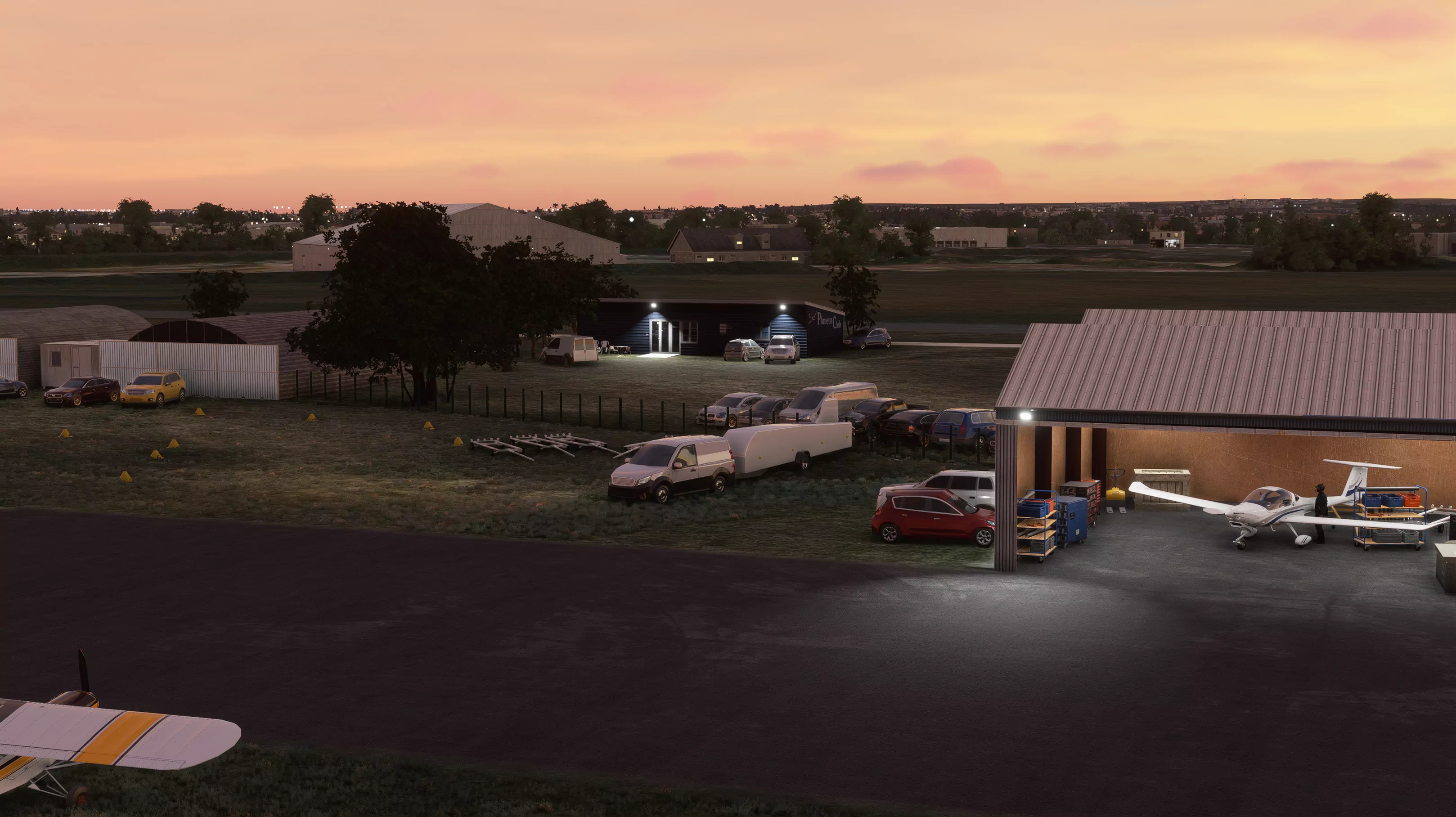 Аэропорт LFFK ( Фонтене-ле-Конт, Франция )