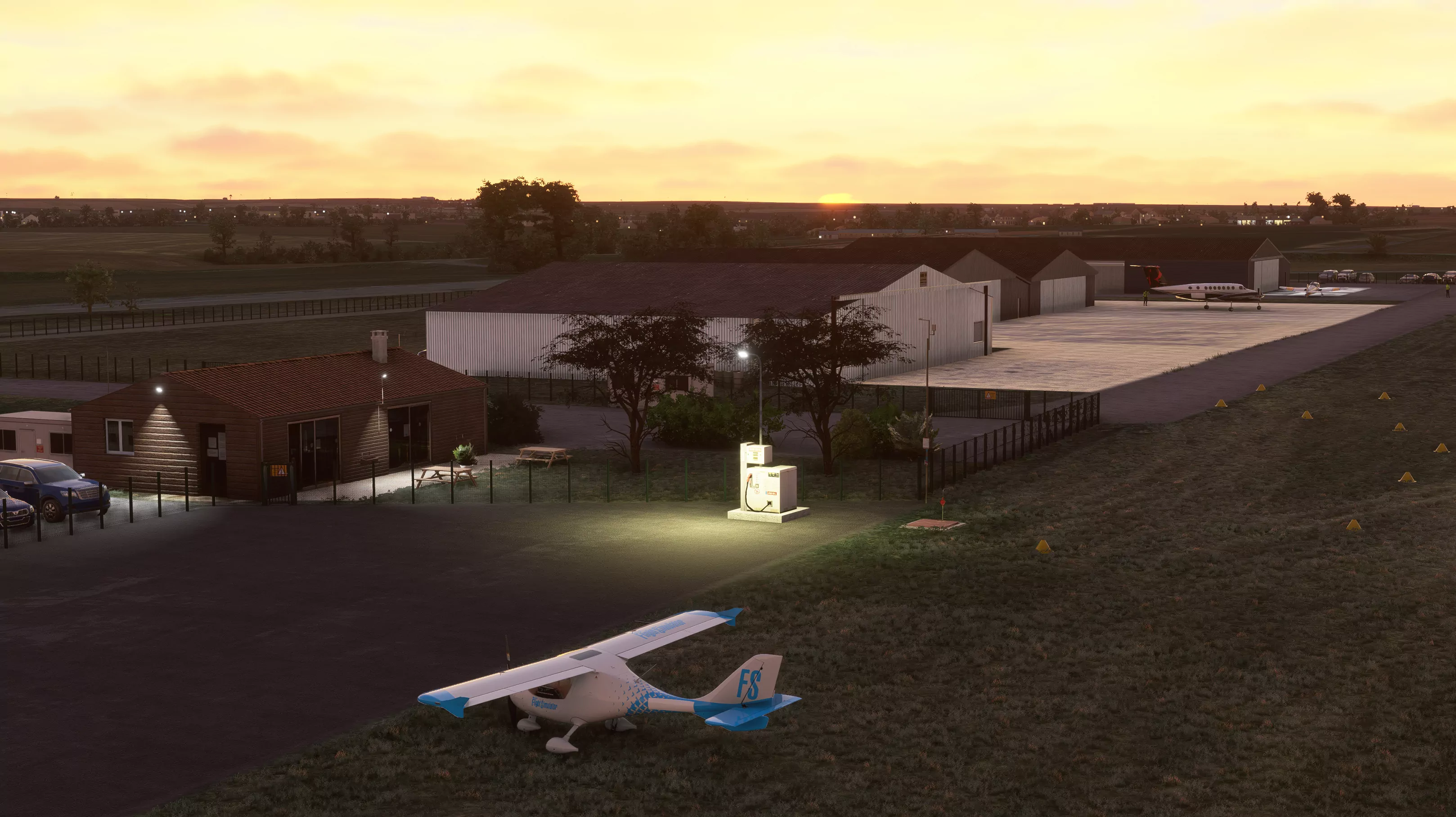 Аэропорт LFFK ( Фонтене-ле-Конт, Франция )