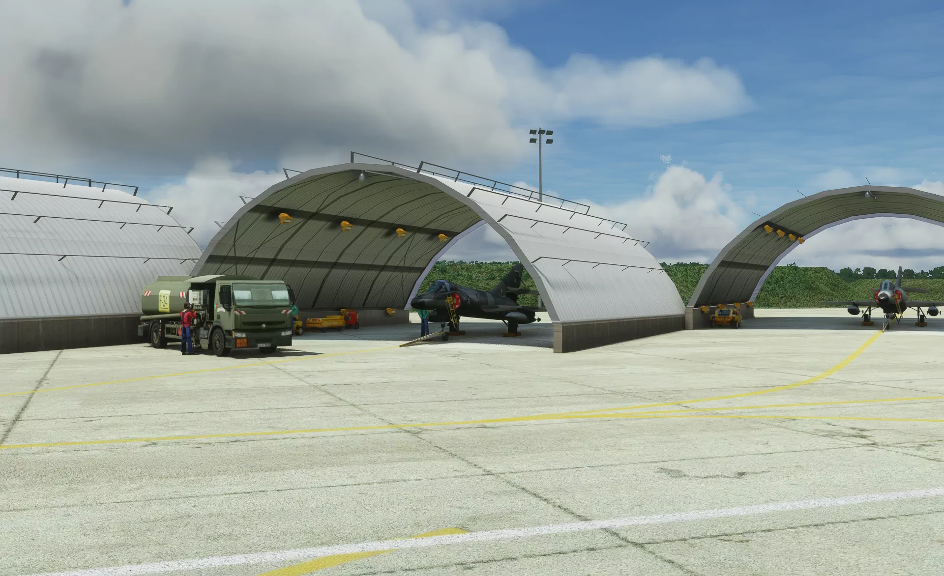 Авиабаза LFRJ ( Сен-Серве, Франция )