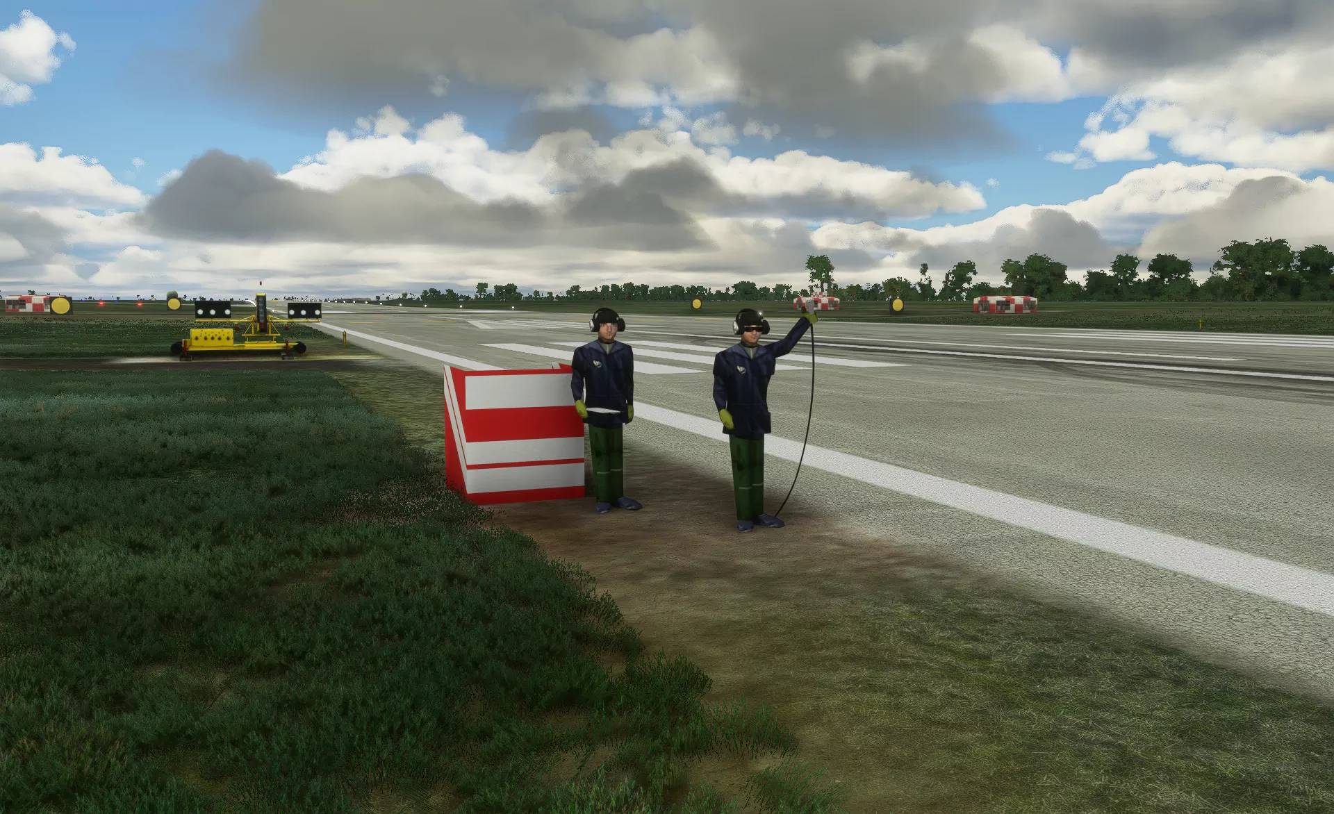 Авиабаза LFRJ ( Сен-Серве, Франция )