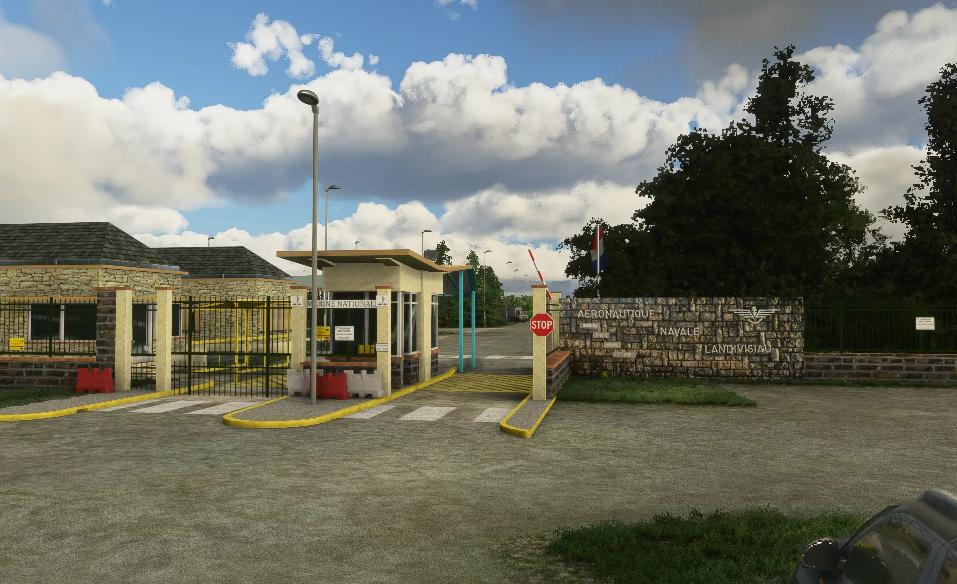 Авиабаза LFRJ ( Сен-Серве, Франция )